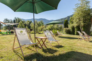 Frohnatur Hotel Garni Thiersee Hinterthiersee Tirol Urlaub Grillen Grillplatz Liegewiese