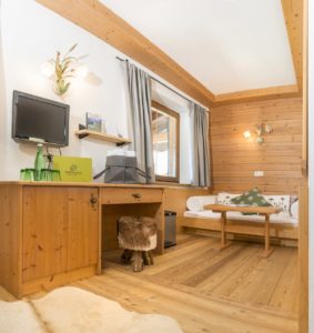 Frohnatur Hotel Garni Thiersee Hinterthiersee Zimmer gemütlich Urlaub Tirol Familiensuite Suite Kinder