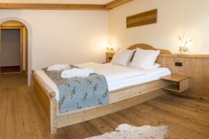 Frohnatur Hotel Garni Thiersee Hinterthiersee Zimmer Doppelzimmer gemütlich Urlaub Tirol