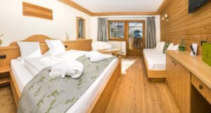 Frohnatur Hotel Garni Thiersee Hinterthiersee Zimmer Doppelzimmer gemütlich Urlaub Tirol