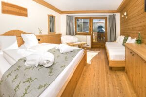 Frohnatur Hotel Garni Thiersee Hinterthiersee Zimmer Doppelzimmer gemütlich Urlaub Tirol